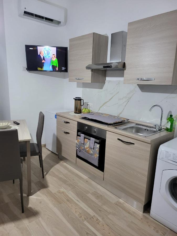 Apartamento Gio' House Nápoles Exterior foto